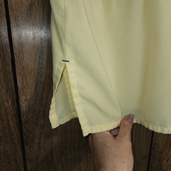 Metroscrubs XL Yellow Scrub Top w/Blue accents - Picture 9 of 9